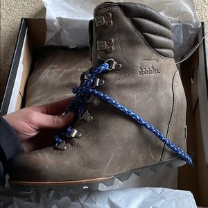 Sorel conquest wedge size 8, kettle aviation